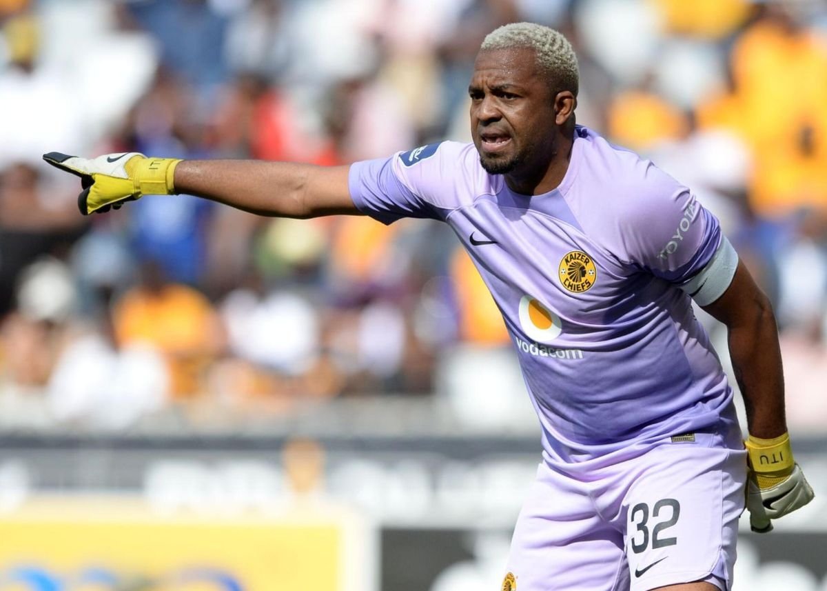 Decision Time for Itumeleng Khune: Stay with Kaizer Chiefs or Join Bafana Bafana under Hugo Broos? Decision Time for Itumeleng Khune: Stay with Kaizer Chiefs or Join Bafana Bafana under Hugo Broos?