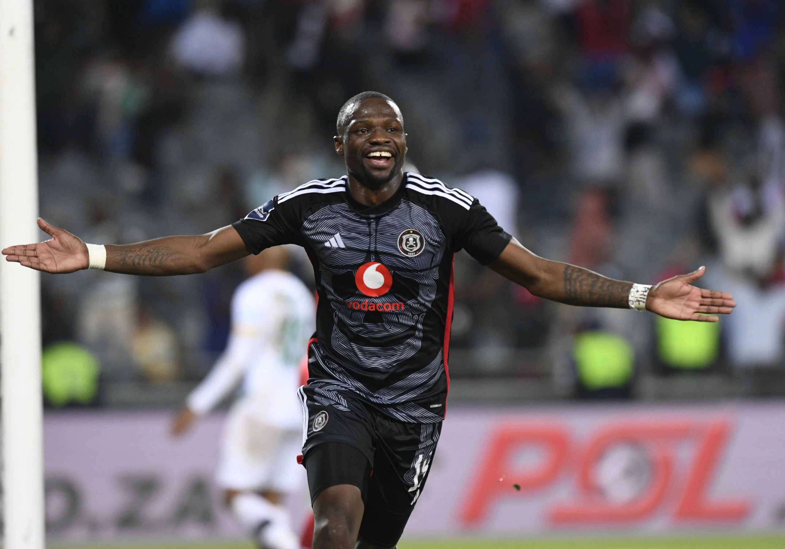 Tshegofatso Mabasa: Player Profile and Biography