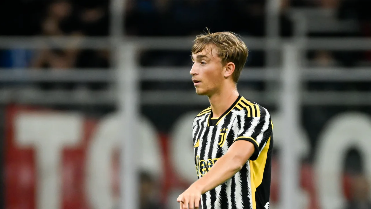 Bournemouth Agree Deal to Sign Talented CB Dean Huijsen from Juve for €18m Bournemouth Agree Deal to Sign Talented CB Dean Huijsen from Juve for €18m