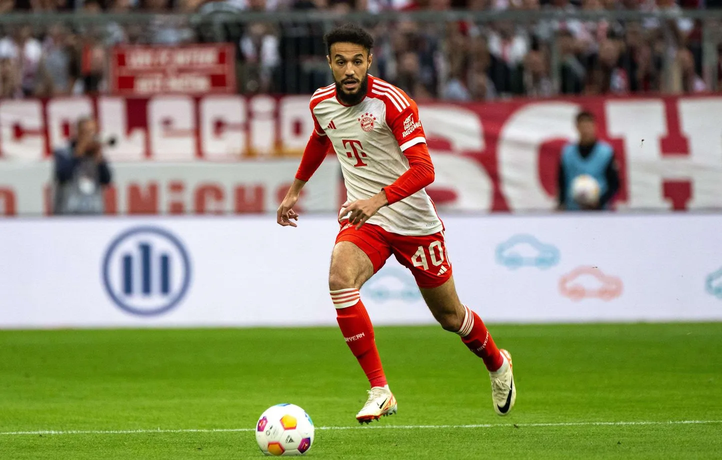 Noussair Mazraoui Said Yes to Man United: Contract Terms Agreed, Awaiting Wan-Bissaka Decision Noussair Mazraoui Said Yes to Man United: Contract Terms Agreed, Awaiting Wan-Bissaka Decision
